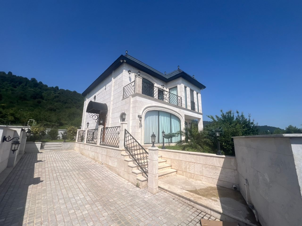 دوخوابه دوبلکس استخردار آبگرم ماکلوان