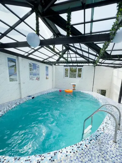 ویلا دوخوابه استخردار آبگرم شاهین 1