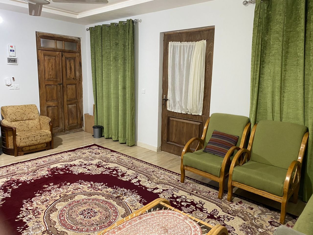 بوم گردی عمارت توسکا - واحد 2 طبقه بالا