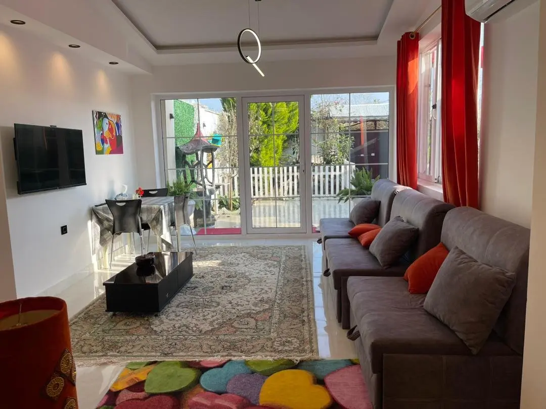 سوئیت فلت آرنگ