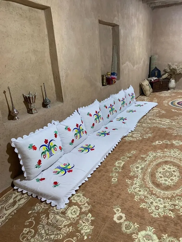 بوم گردی عیدروس - واحد دلفین