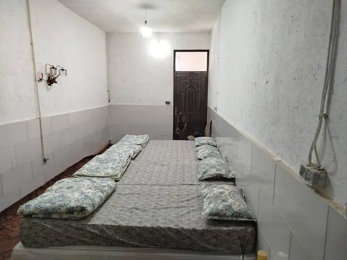 بوم گردی شباهنگ - واحد چهارتخته - داخل اتاق