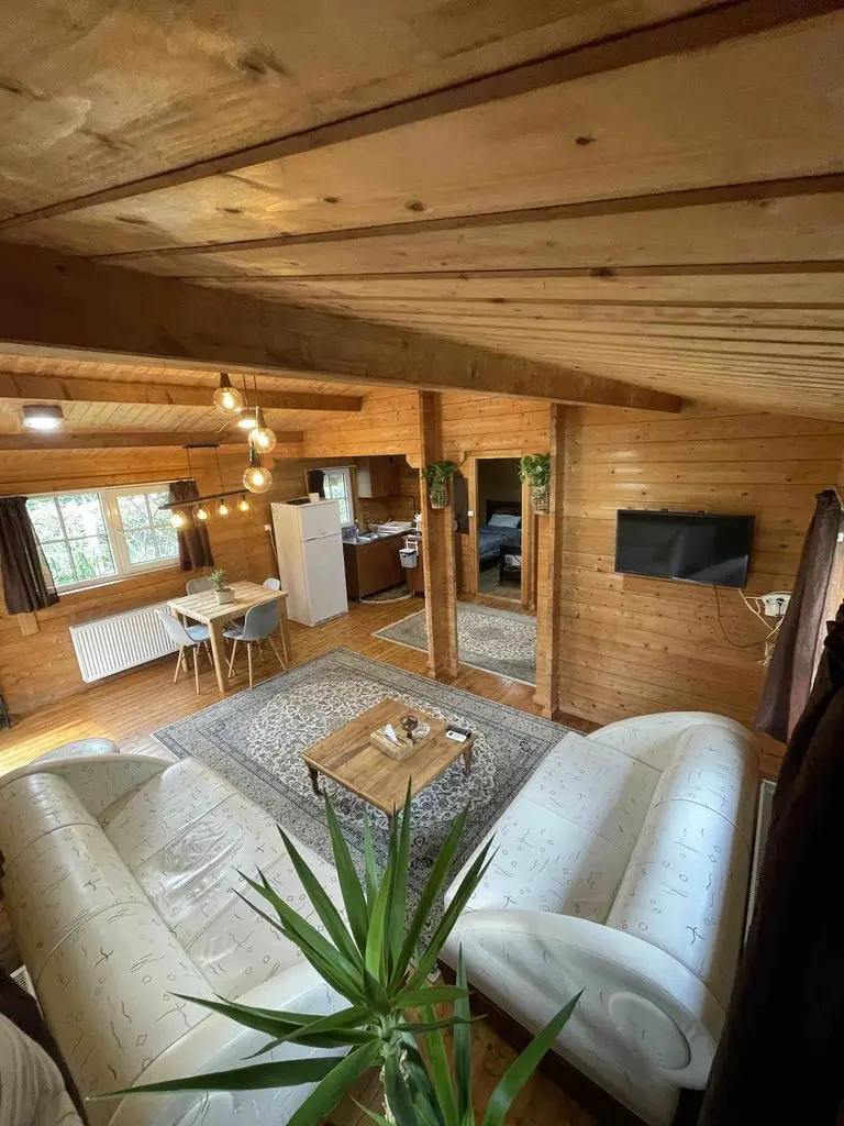 کلبه دوخوابه چوبی لیالستان - انتخاب عنوان تصویر