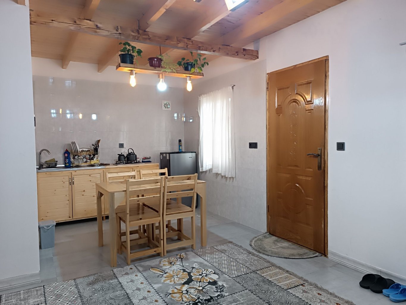 یک خوابه چوبی تی تی سا