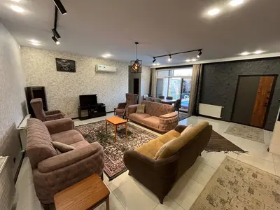 ویلا دوخوابه استخردار آبگرم باغ بیات