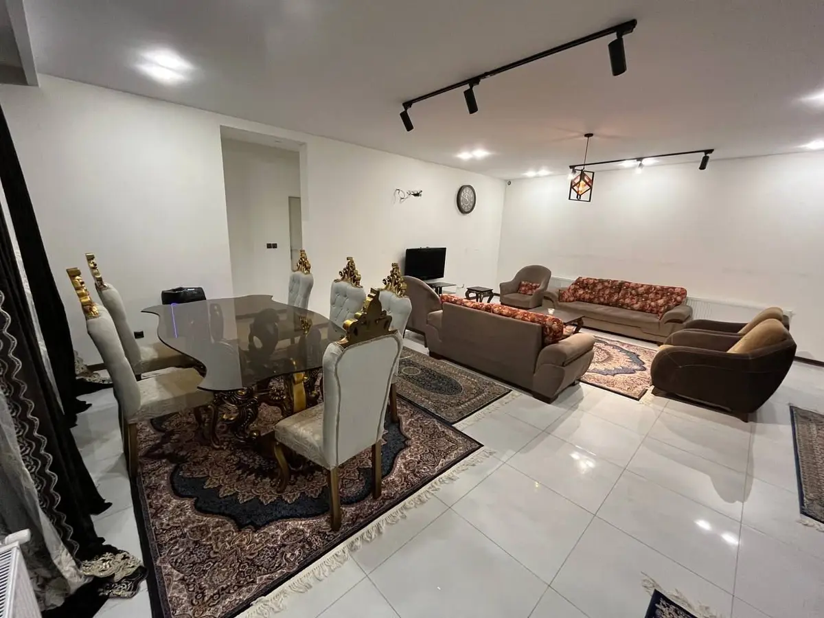 ویلا دوخوابه - استخردار باغ بیات 2