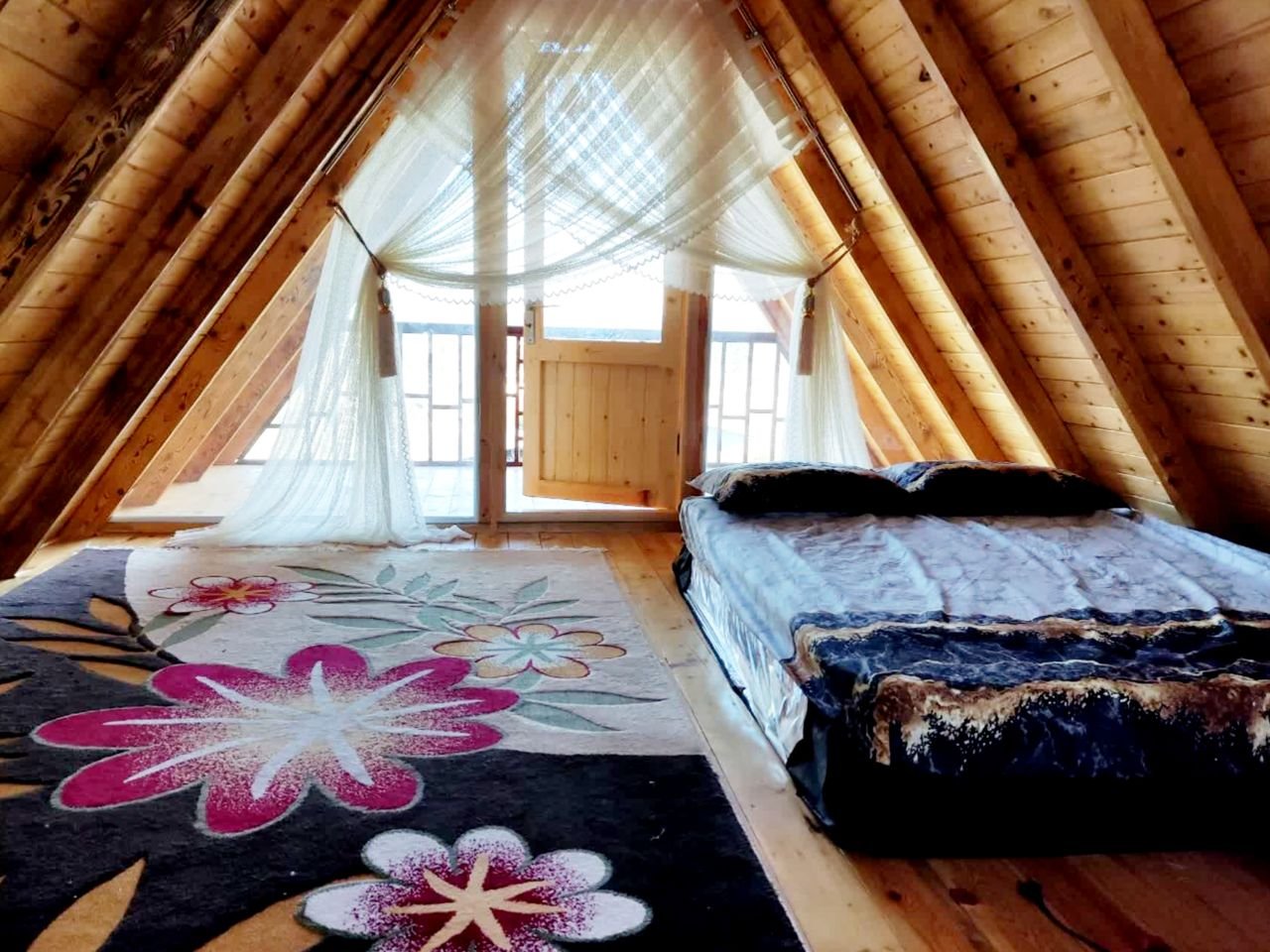 یک خوابه سوئیسی امیر 80