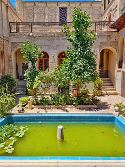 اقامتگاه سنتی عمارت فرهادی - واحد یک خوابه اُرسی پستو