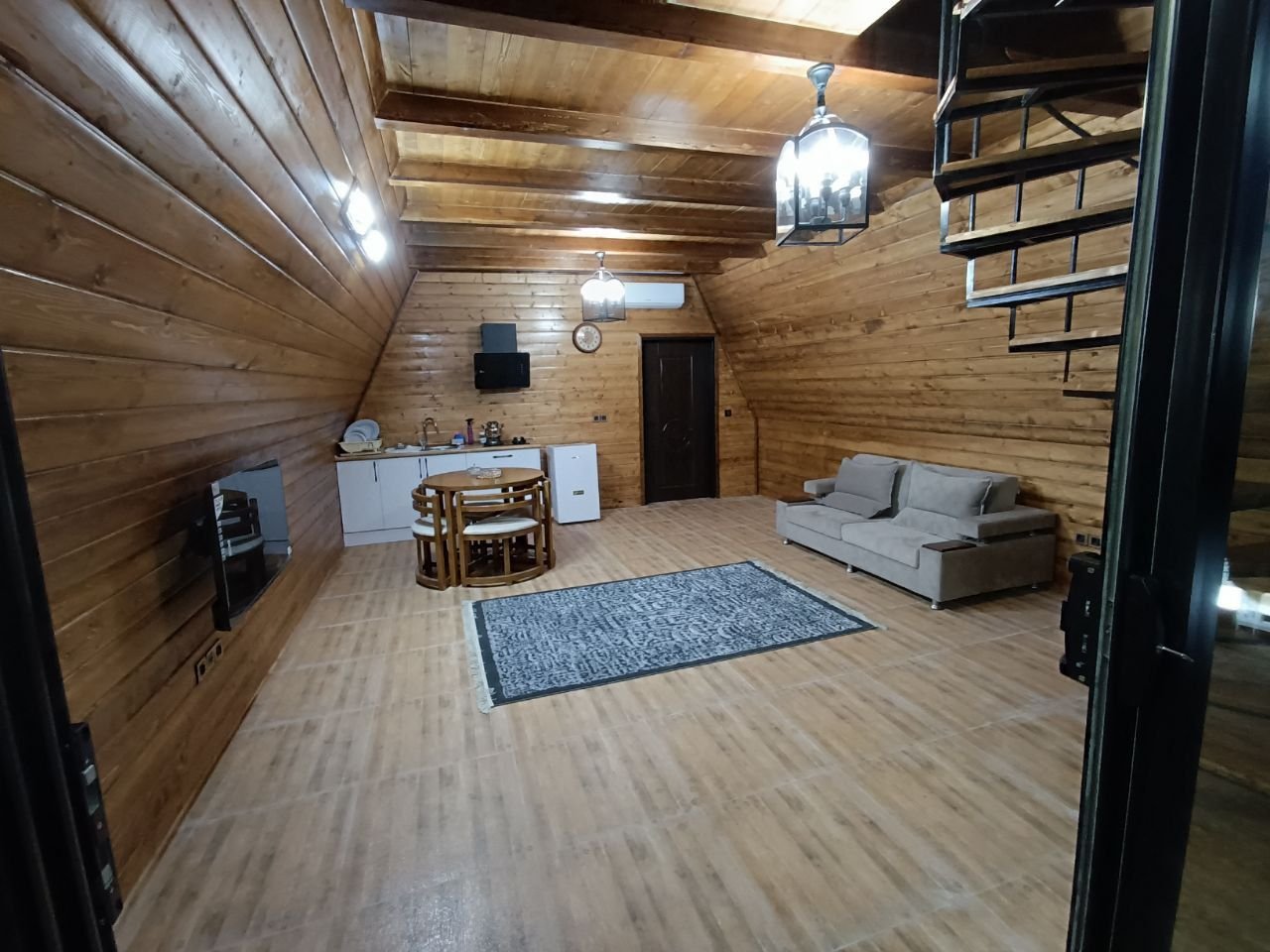 یک خوابه سوئیسی آرمین