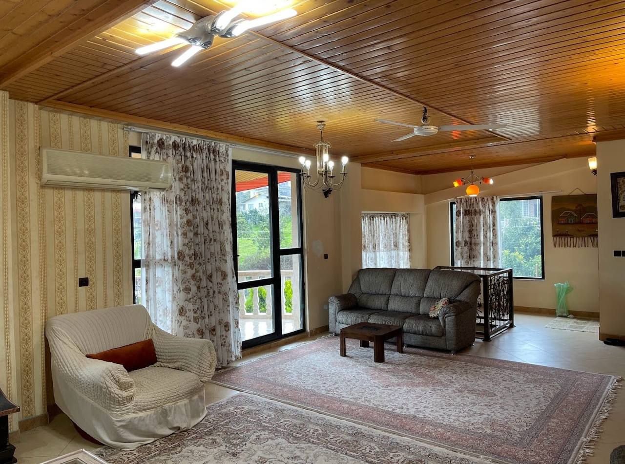 ویلا سه خوابه جنگلی نگین سبز