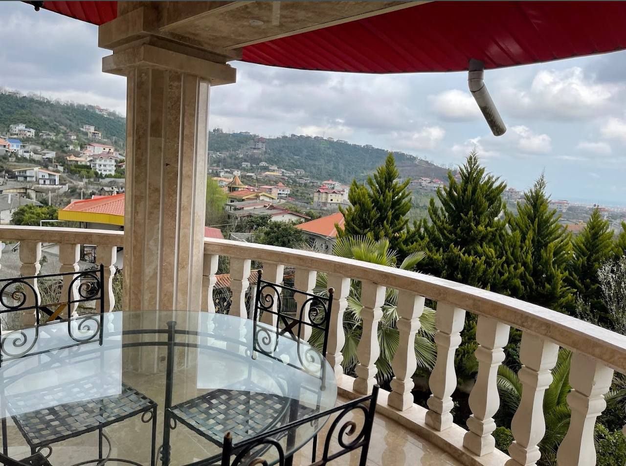 ویلا سه خوابه جنگلی نگین سبز