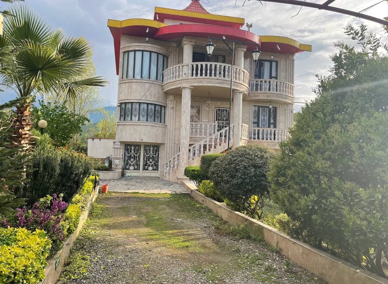 ویلا سه خوابه جنگلی نگین سبز