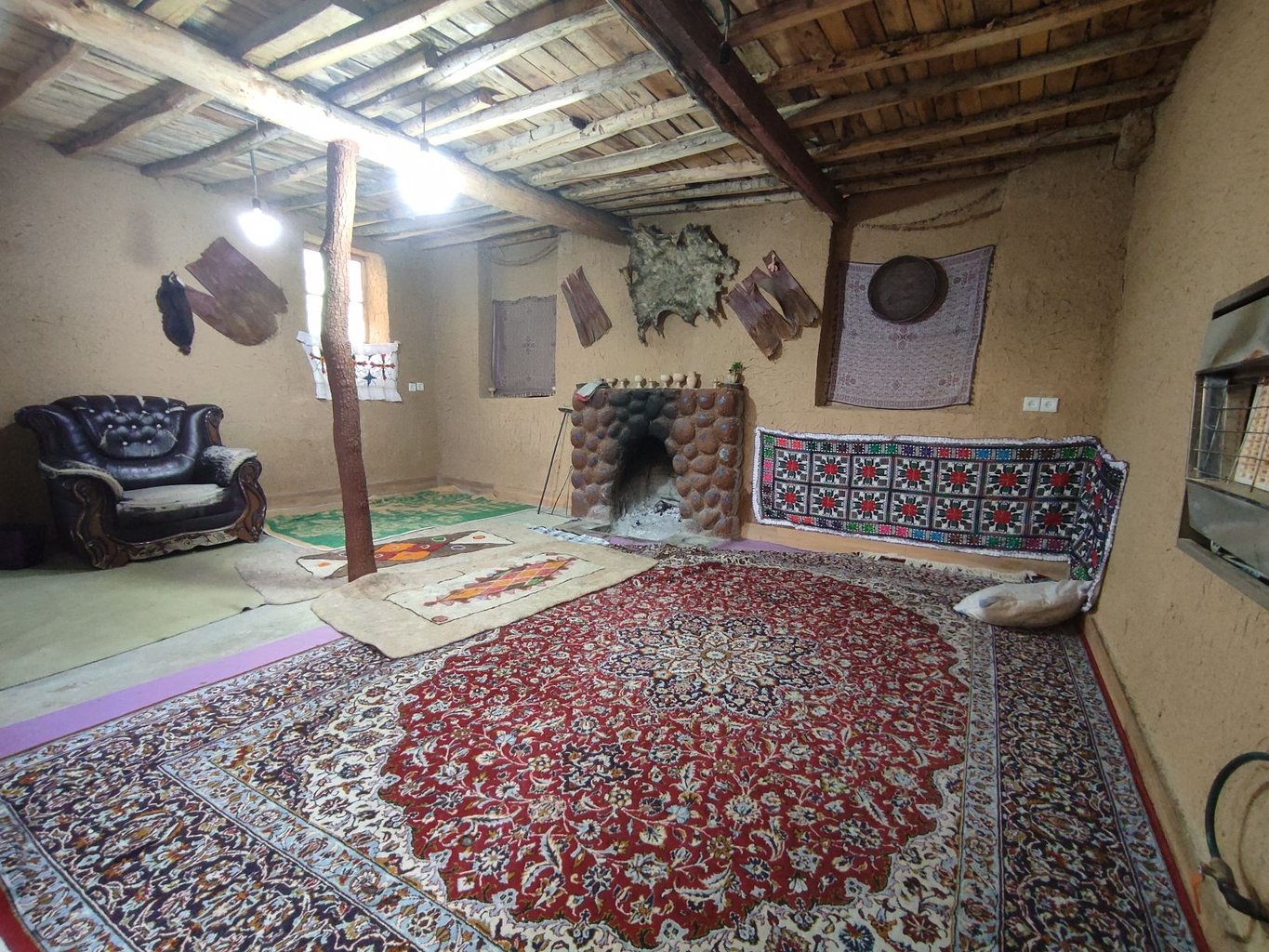 بومگردی دل‌آرام عباسیان - واحد 5