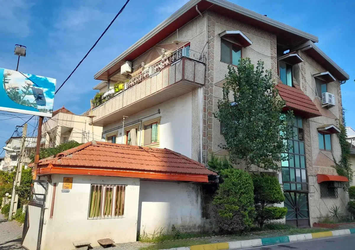 آپارتمان دوخوابه ساحلی گلها 2 - نمای ساختمان از ضلع شرقی