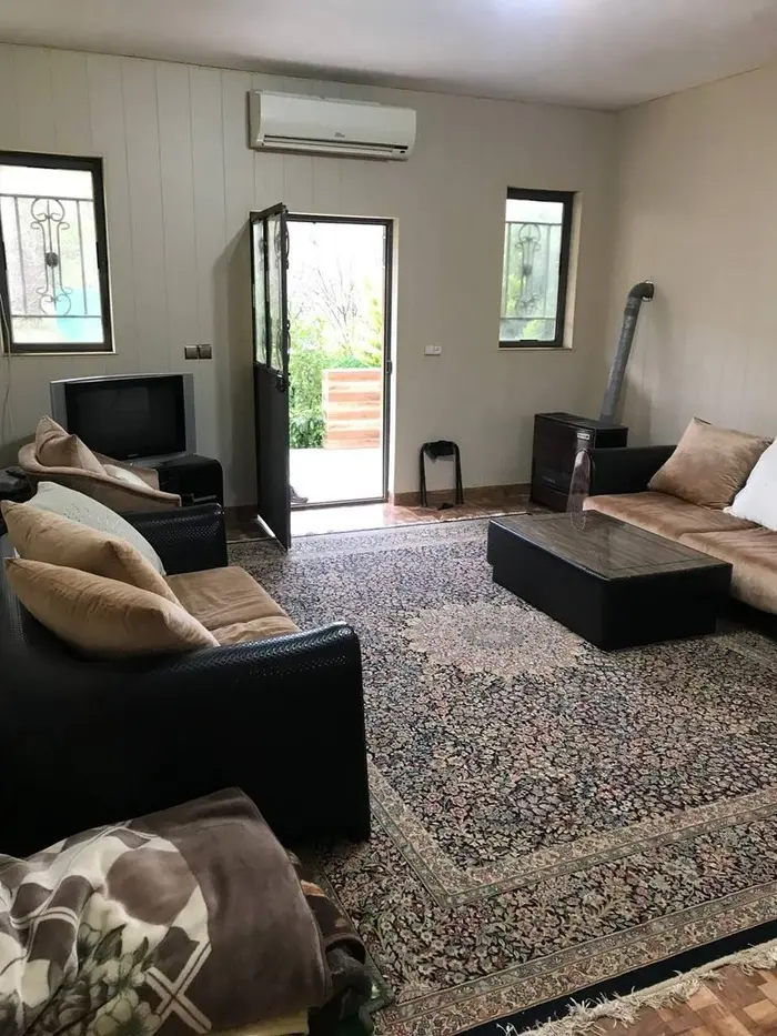 ویلا یک خوابه جنگلی خنک جام - نشیمن 