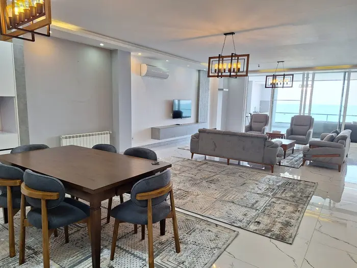 آپارتمان سه خوابه ساحلی باتیس 3 - سالن 