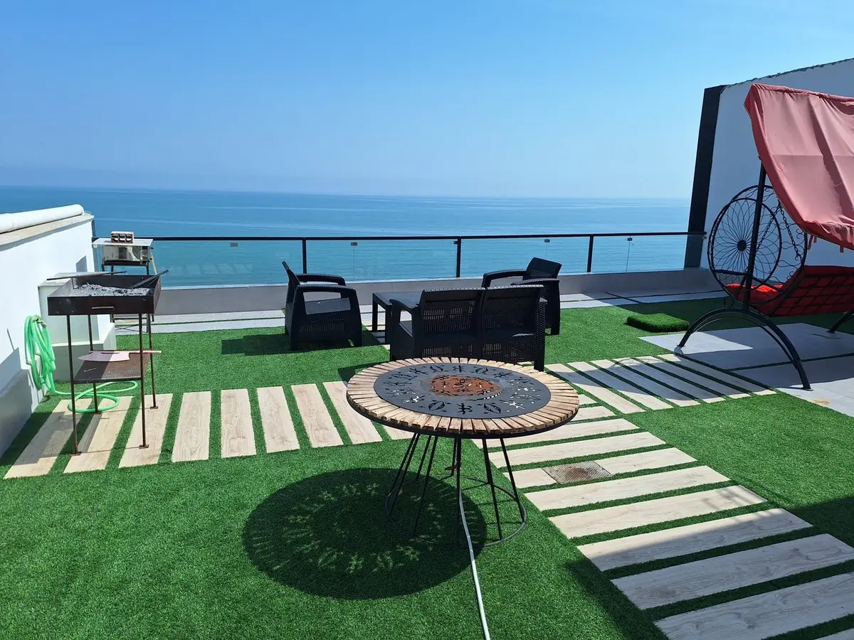 آپارتمان دوخوابه پنت هاوس ساحلی باتیس 1