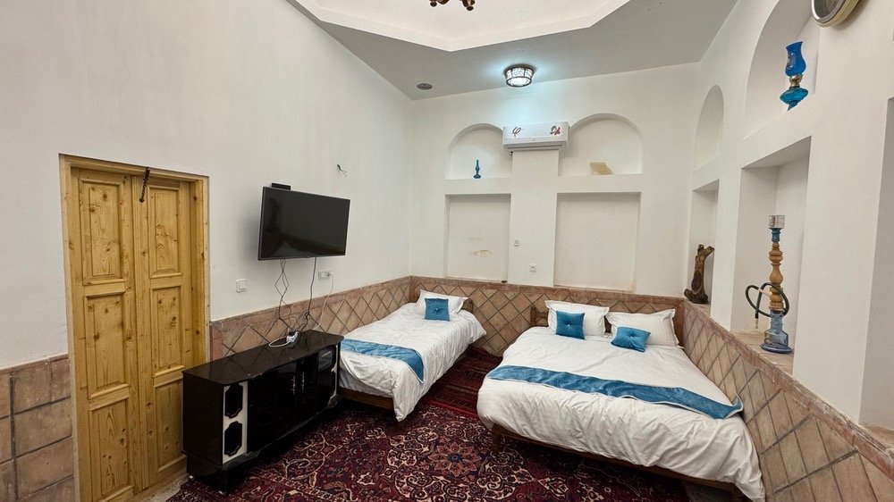 بوم گردی عمارت میرزا مهدی خان - واحد ۲۰ متری
