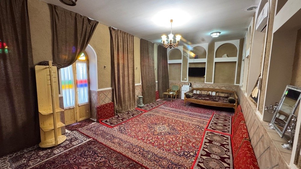 بوم گردی عمارت میرزا مهدی خان - واحد ۳۲متری