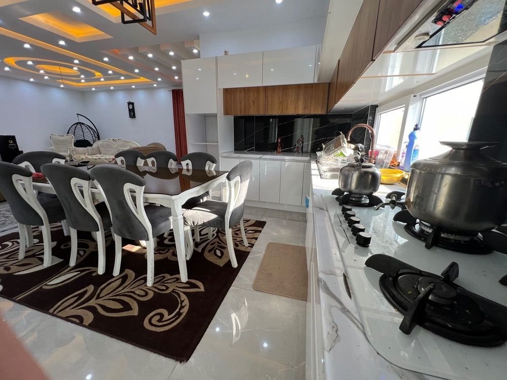 ویلا چهارخوابه تریپلکس استخردار عمارت گلریز