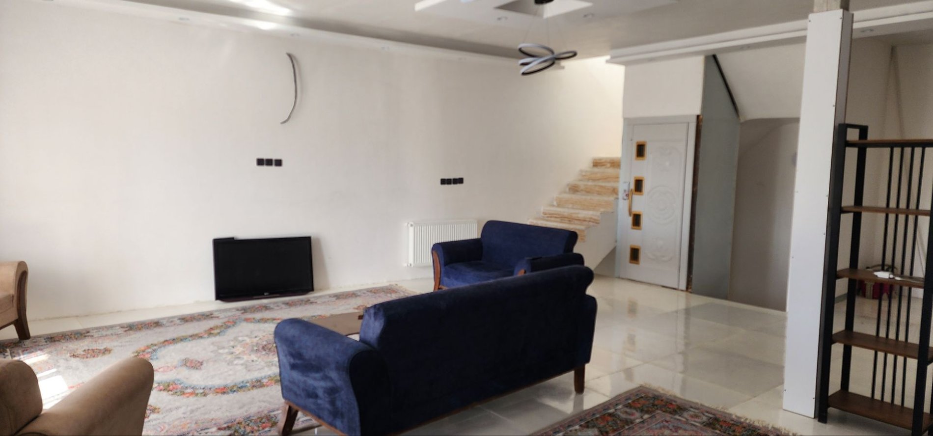 ویلا سه خوابه تریپلکس استخردار آبگرم کرمی