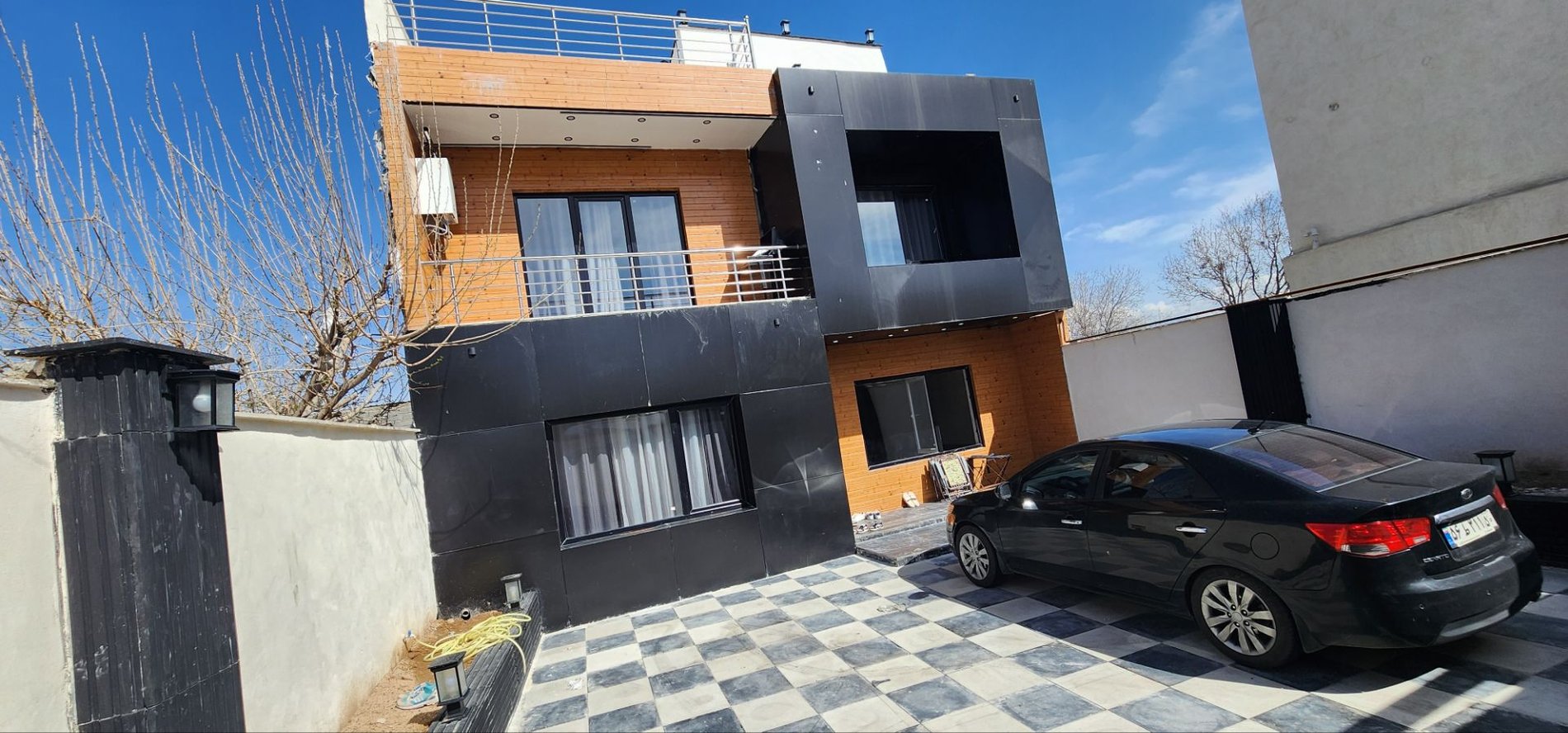 ویلا سه خوابه تریپلکس استخردار آبگرم کرمی