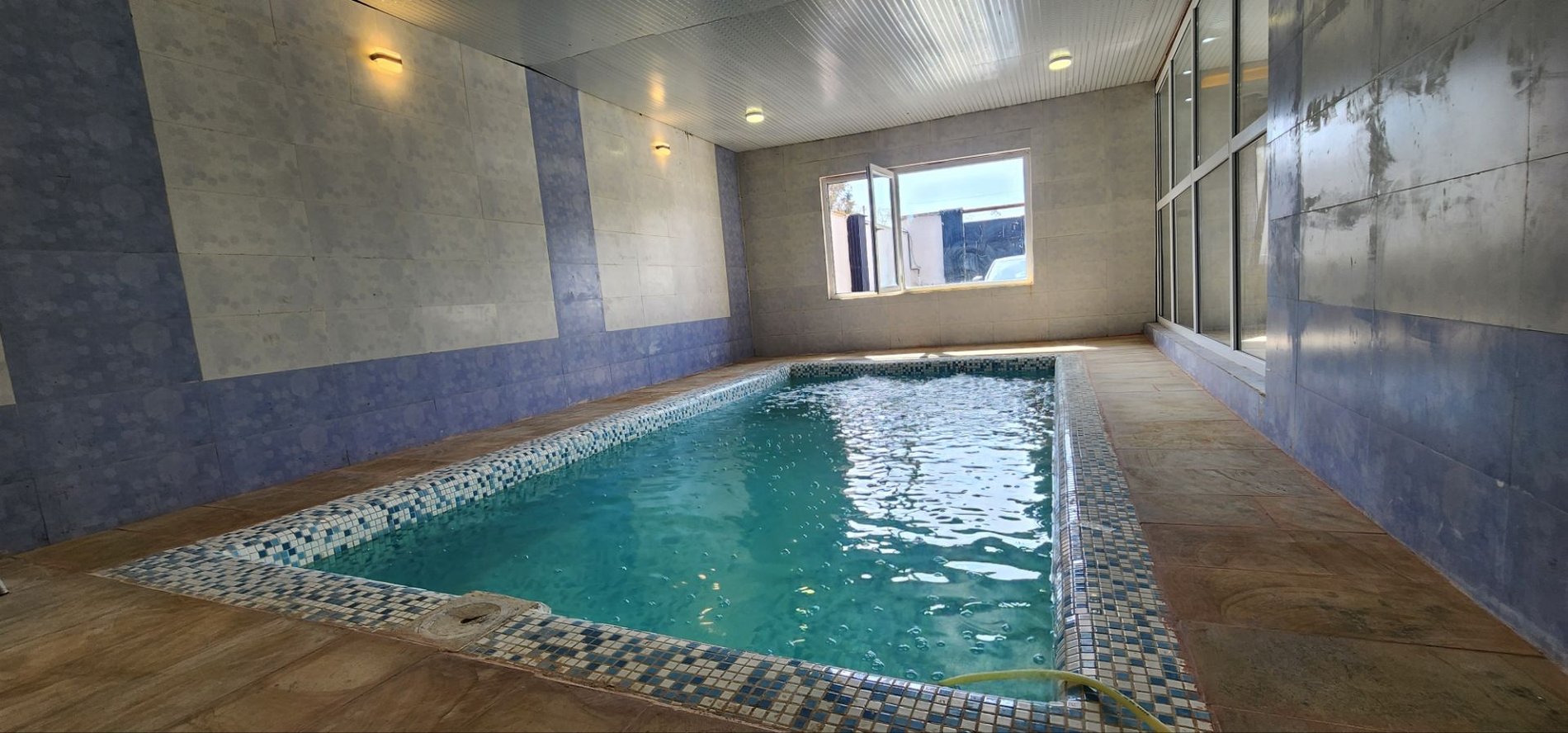 ویلا سه خوابه تریپلکس استخردار آبگرم کرمی