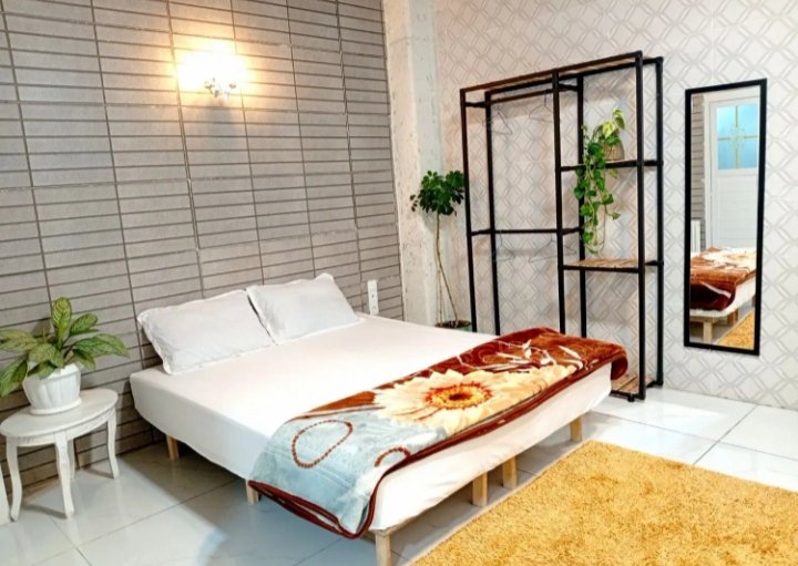 سوئیت فلت کنج فیروزه ای