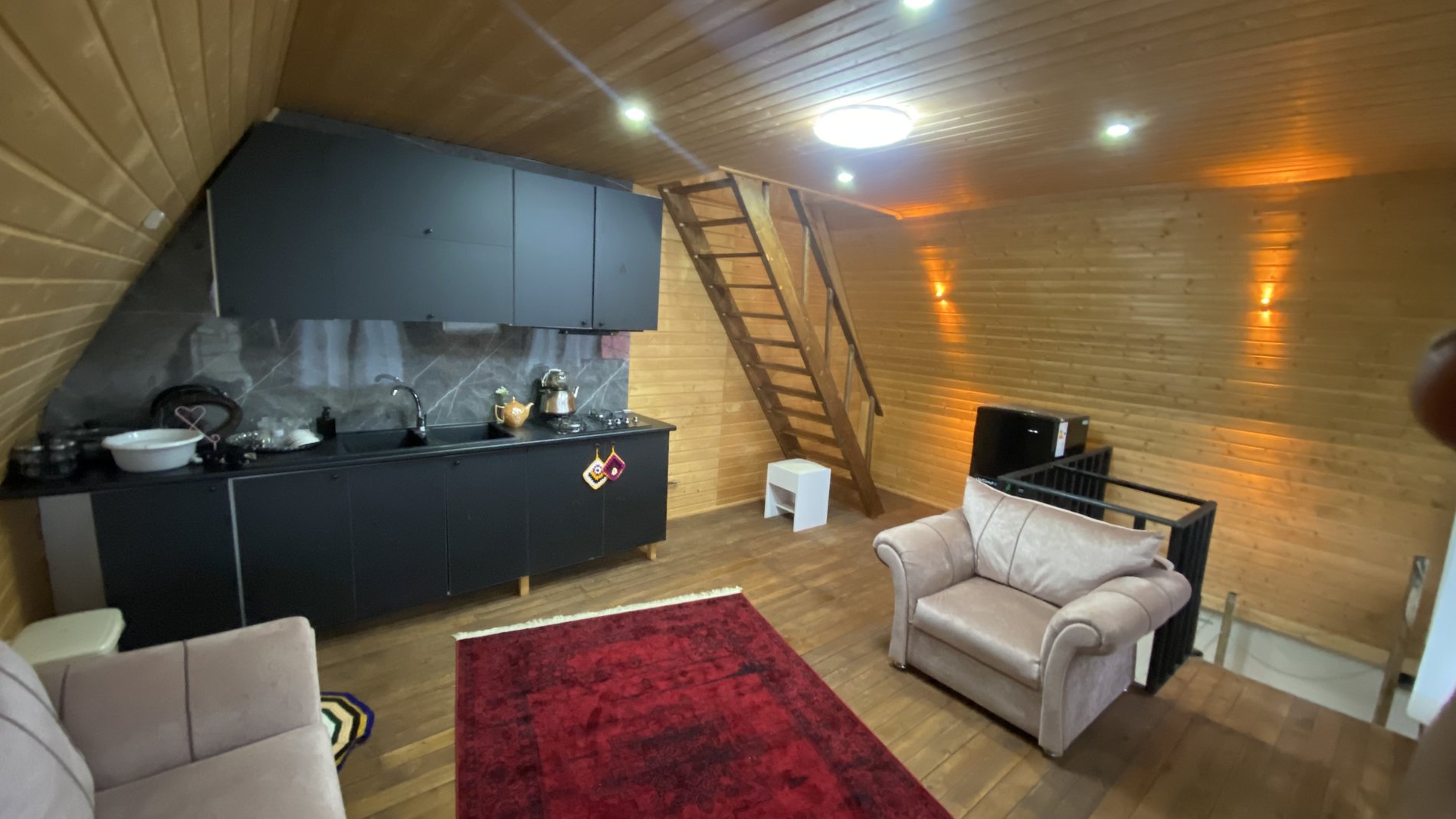 کلبه یک خوابه سوئيسي تریبلکس تراس ابدي