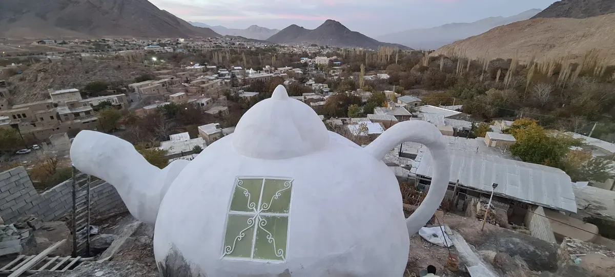 ویلا یک خوبه قوری مِرجنون