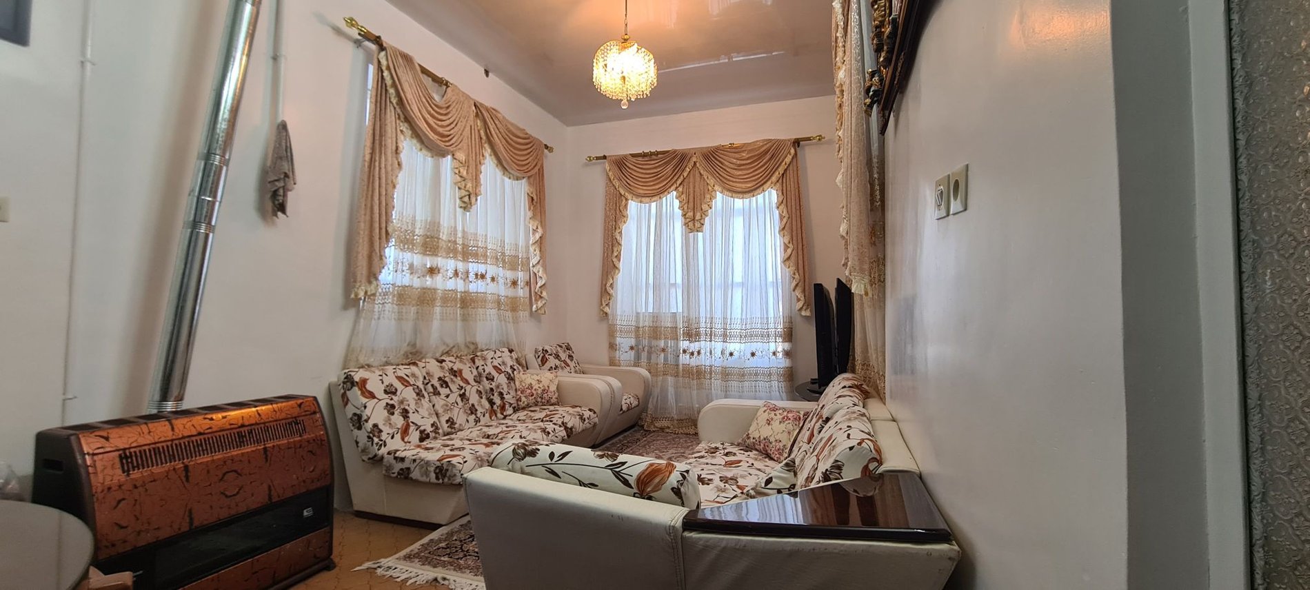 یک خوبه قوری مِرجنون