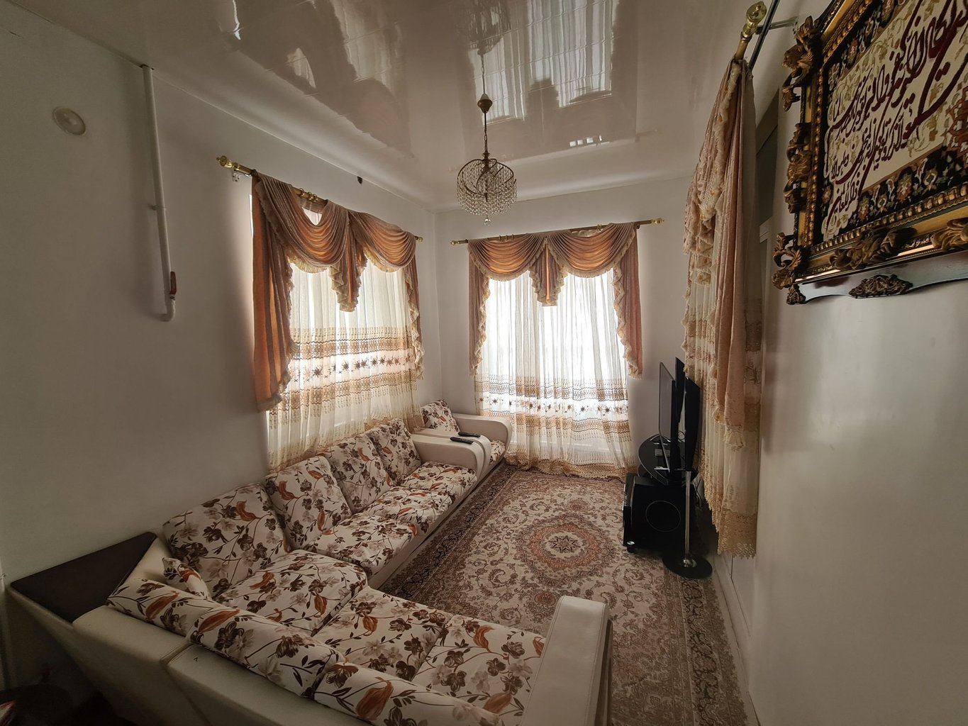 یک خوبه قوری مِرجنون