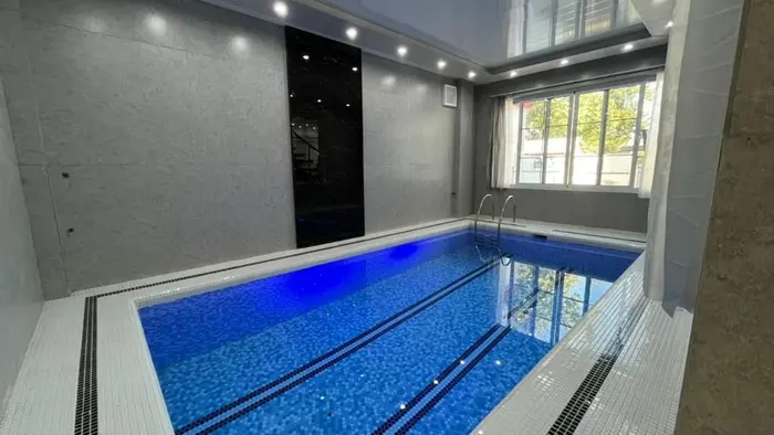 ویلا سه خوابه ساحلی استخردار آبگرم گلسار - استخر سرپوشیده آب گرم