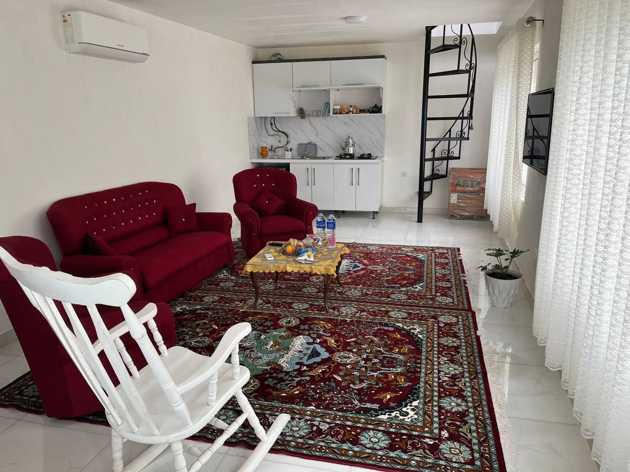 یک خوابه جنگلی مادر