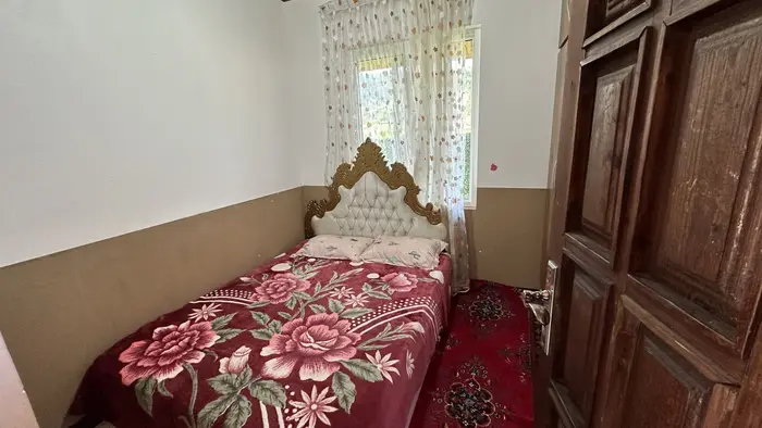 کلبه دوخوابه جنگلی جکوزی دار تی تی