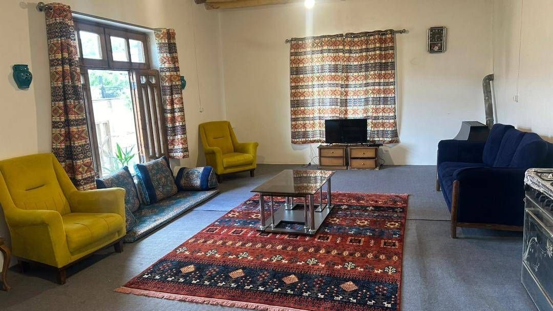 کلبه یک خوابه ماه سو - نمای داخل سالن