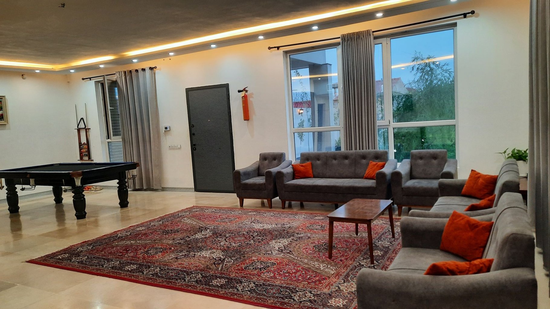 ویلا دوخوابه استخردار آبگرم عمارت الف