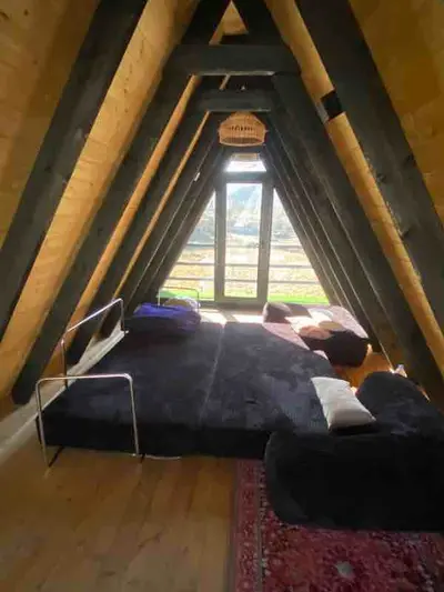 کلبه یک خوابه سوئیسی استخردار آبگرم سوما