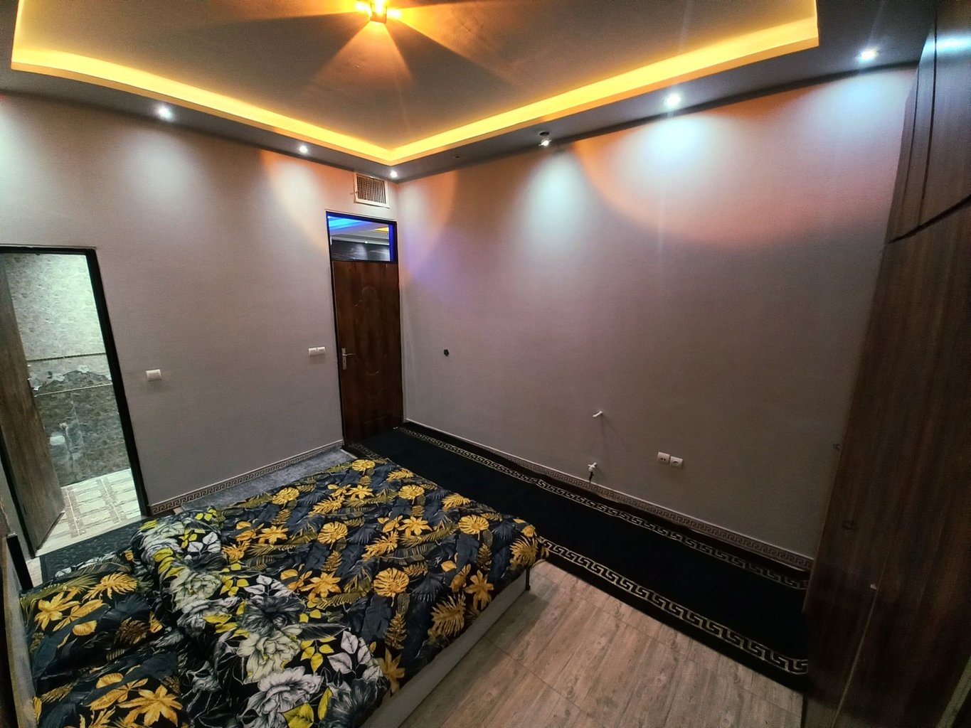 دوخوابه استخردار آبگرم یزدان 38