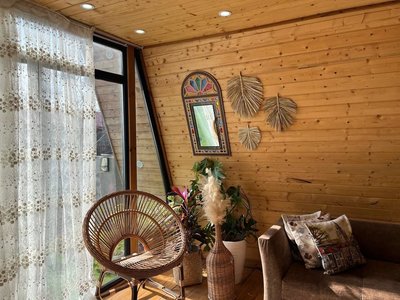 کلبه یک خوابه ساحلی سوئیسی فرحناک