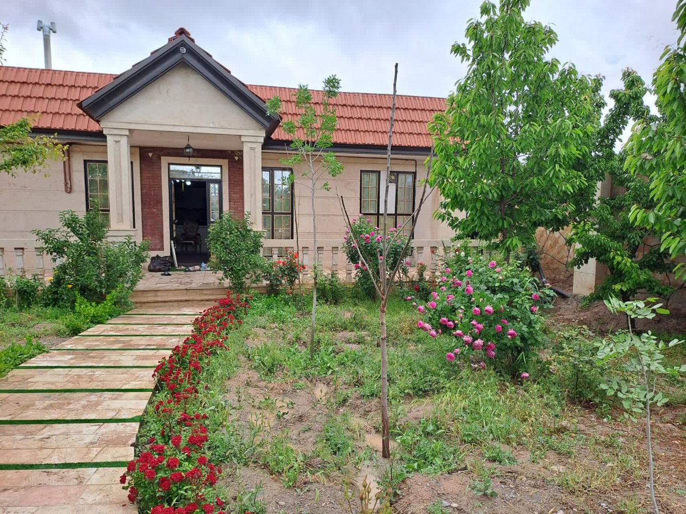 ویلا دوخوابه استخردار آبگرم باغ اشراف