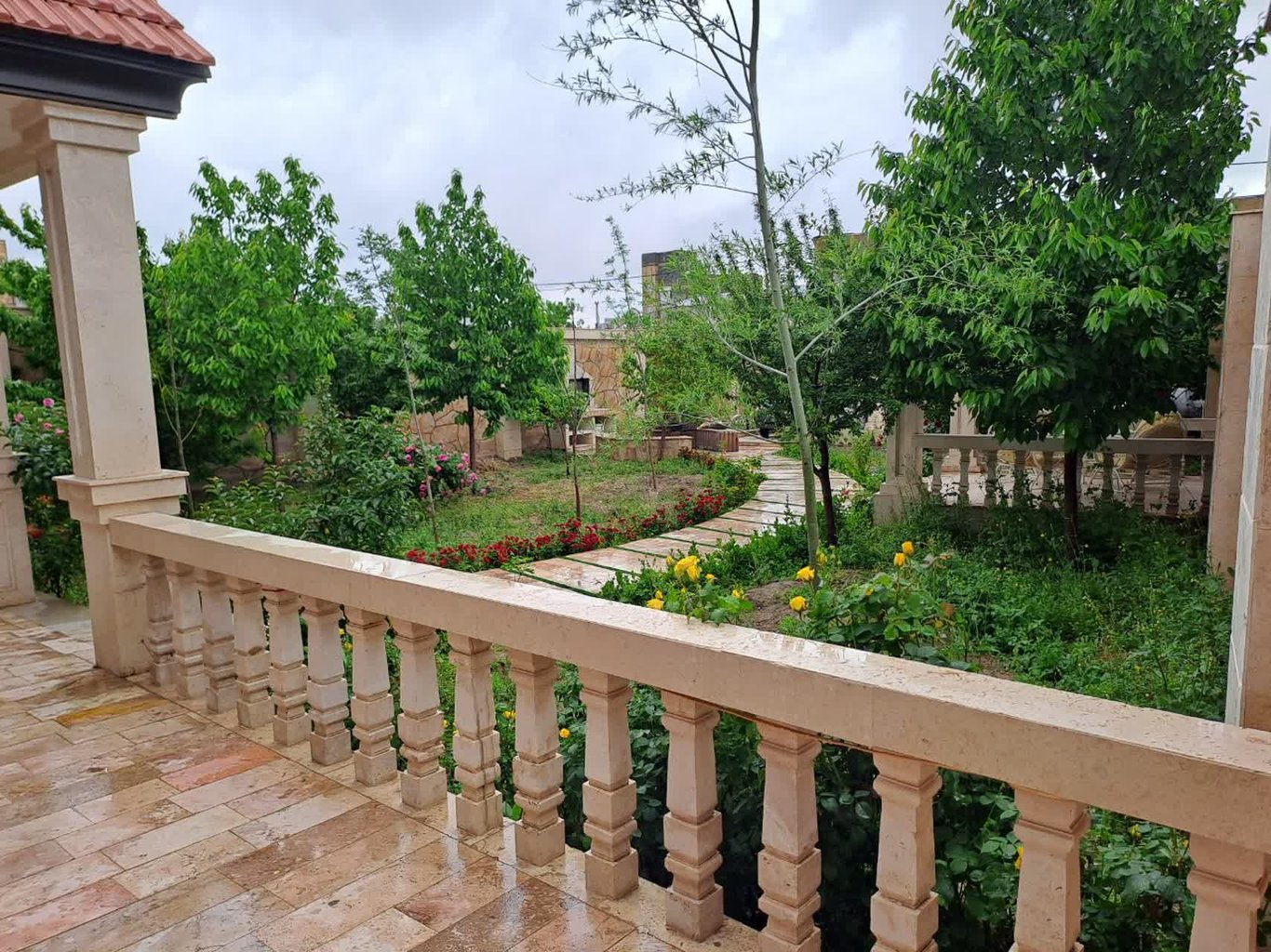 ویلا دوخوابه استخردار آبگرم باغ اشراف