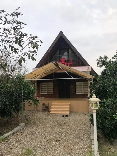 کلبه یک خوابه سوئیسی تمشک