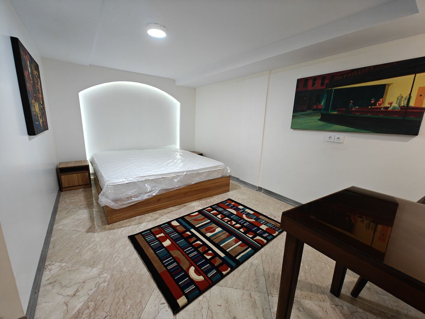 آپارتمان یک خوابه جکوزی دار دلا پونک