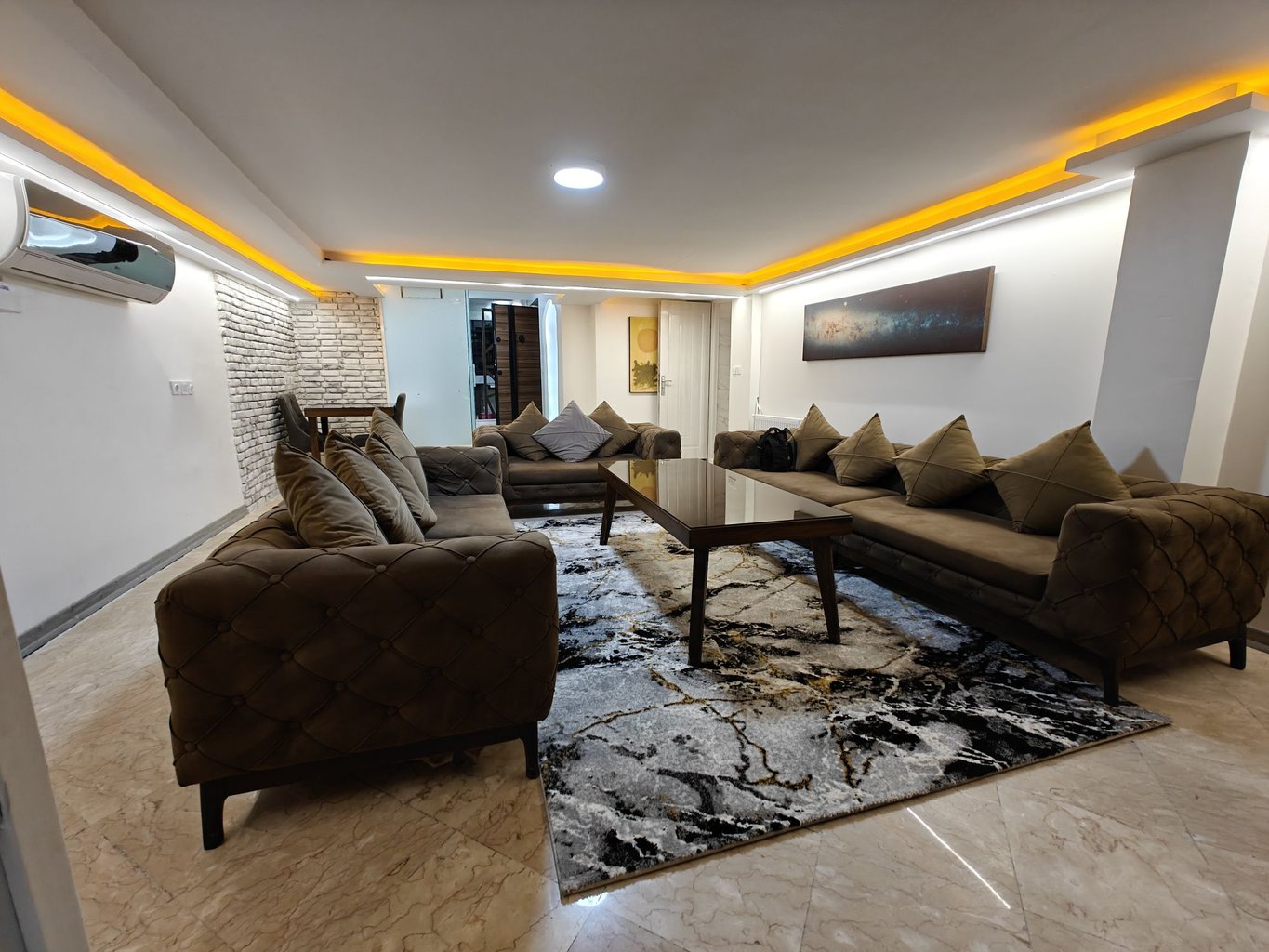 یک خوابه جکوزی دار دلا پونک