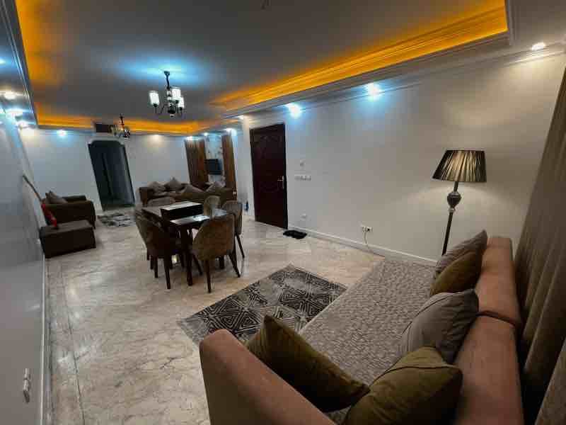 آپارتمان یک خوابه دلا ۵ پونک