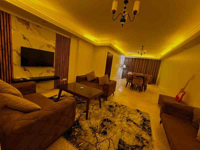 آپارتمان یک خوابه دلا ۵ پونک