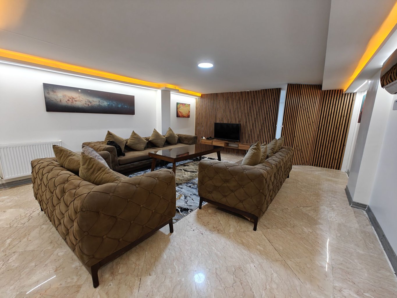 آپارتمان یک خوابه جکوزی دار دلا پونک