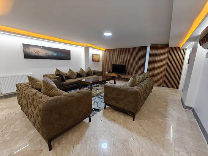 آپارتمان یک خوابه جکوزی دار دلا پونک