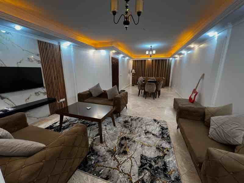 آپارتمان یک خوابه دلا ۵ پونک